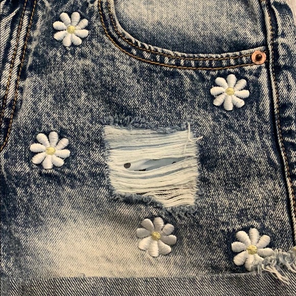 flower forever 21 shorts - Picture 2 of 4